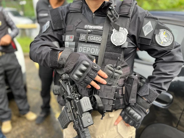 Casal é detido em hotel de luxo após aplicar golpe milionário com revenda de carros em Salvador