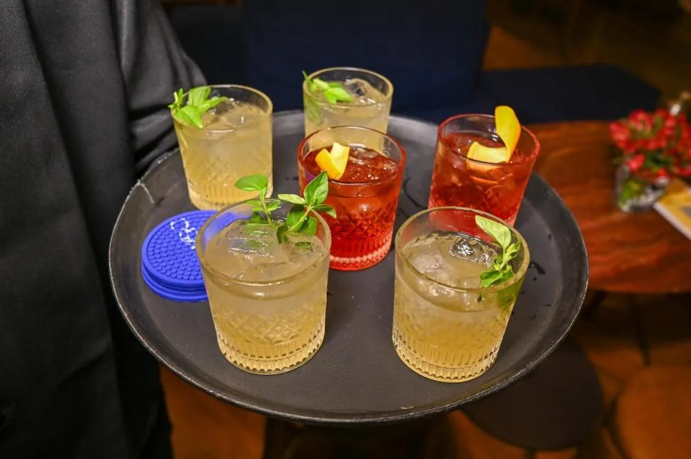 Bares em Salvador enfrentam queda de até 66% no consumo de bebidas após crise do metanol