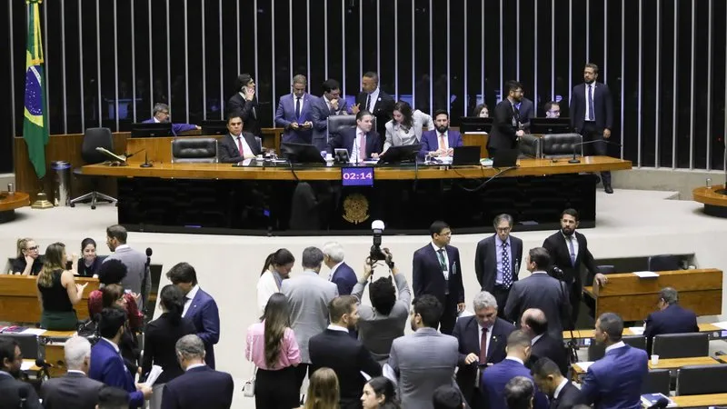 Licença-paternidade aprovada na Câmara; veja como votaram os deputados baianos