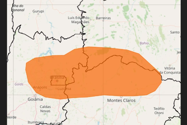 Inmet emite alerta de tempestade para 25 cidades da Bahia; ventos chegam a 100 km/h