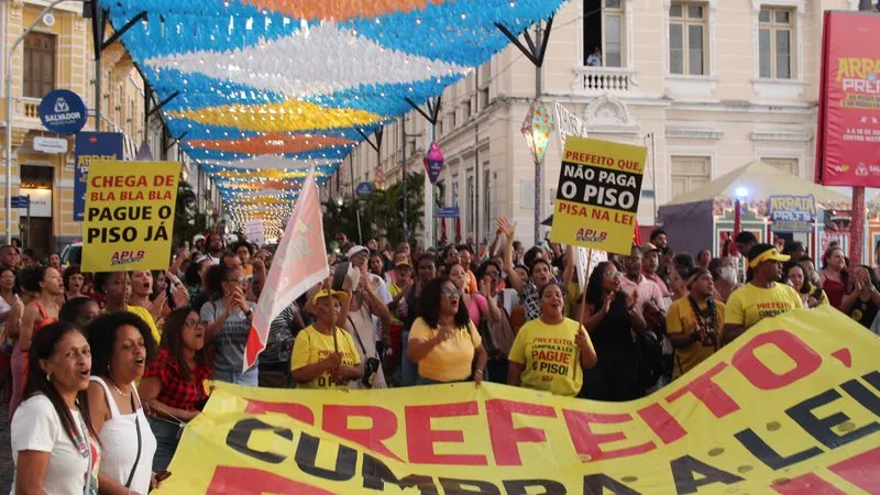 MPF cobra que Prefeitura de Salvador pague piso salarial nacional dos professores