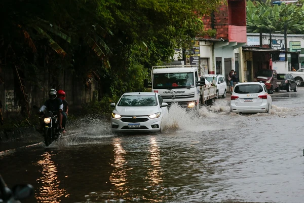INMET emite alerta de perigo para toda a Bahia por ventos fortes
