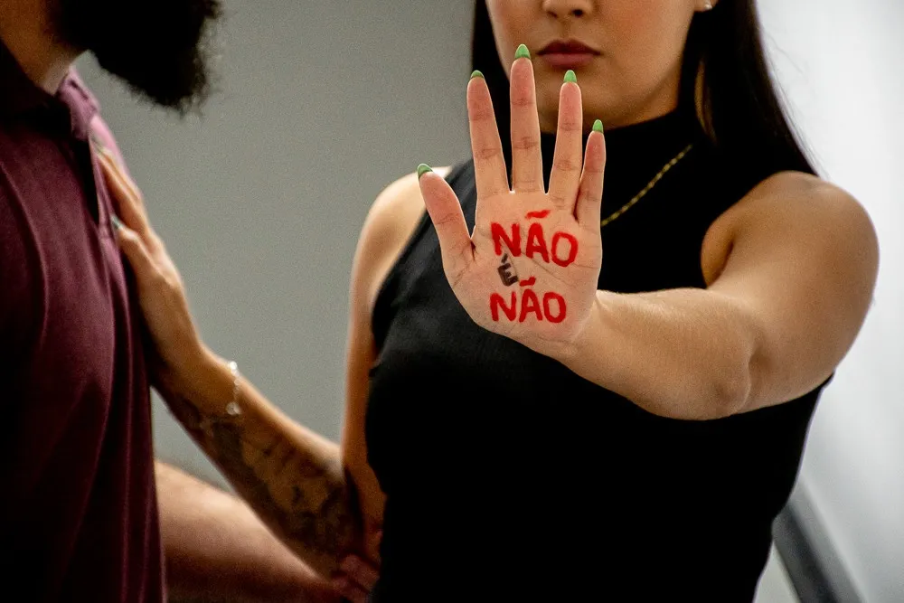 Mulher grava treino e registra caso de importunação sexual em academia de condomínio na Bahia