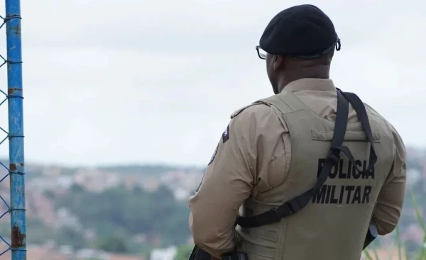 Câmara aprova redução do tempo de atividade militar para aposentadoria de policiais e bombeiros