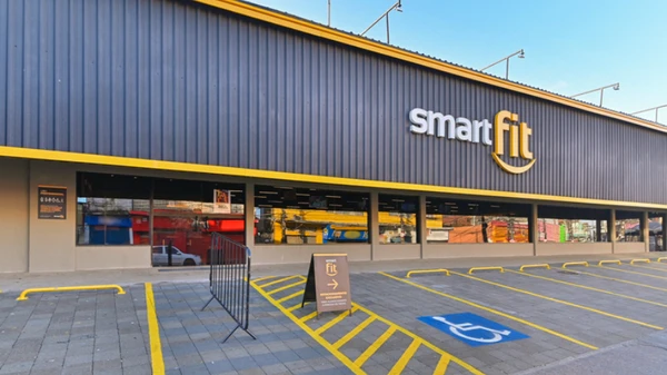 Câmera escondida é encontrada em banheiro de unidade da Smart Fit em Goiânia