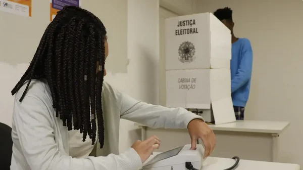 Foi convocado para ser mesário? Veja quantos dias de folga você terá nas Eleições 2026