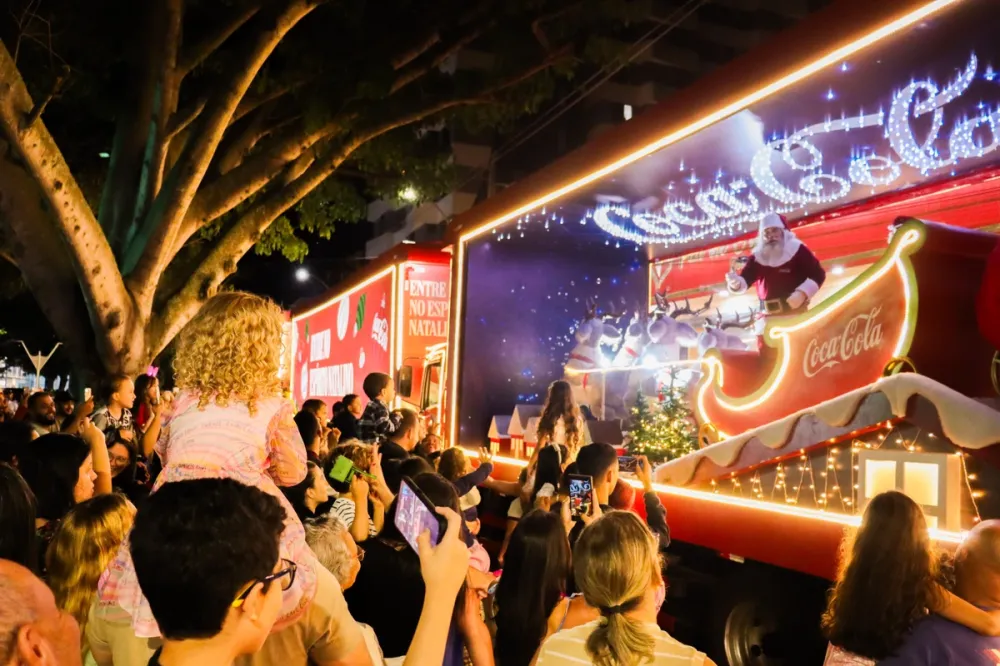 Caravana de Natal da Coca-Cola divulga trajeto em sete cidades da Bahia; veja ruas e horários