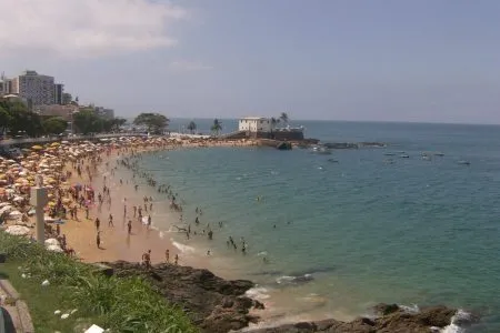 Projeto propõe reservar 30% da orla de Salvador para empreendedores negros